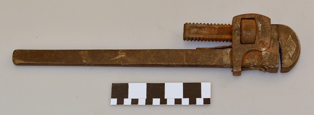 Pijpsleutel en gereedschap